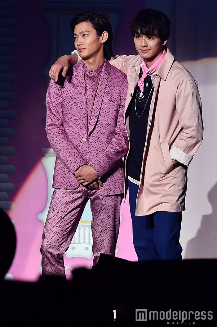 (左から)真剣佑、野村周平(C)モデルプレス