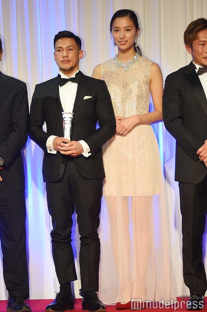 卜部弘嵩選手、高橋ユウ (C)モデルプレス