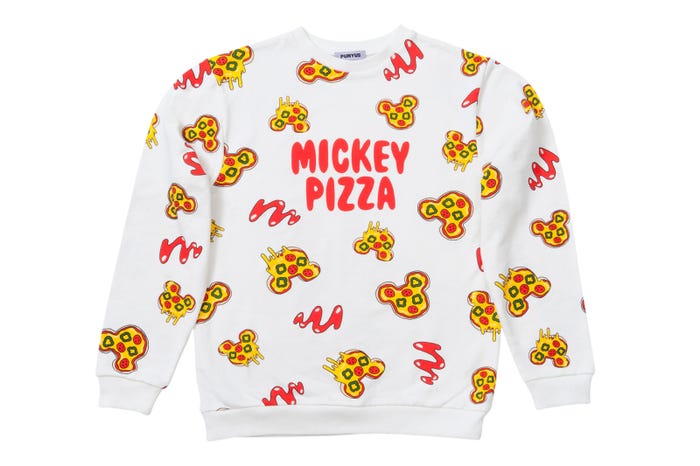 トレーナー¥7,800(C)Disney