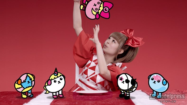 画像5/9) きゃりー、人気キャラとの再コラボ実現 - モデルプレス