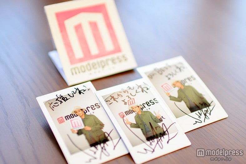 urata naoya（AAA）さんの直筆サイン入りチェキ