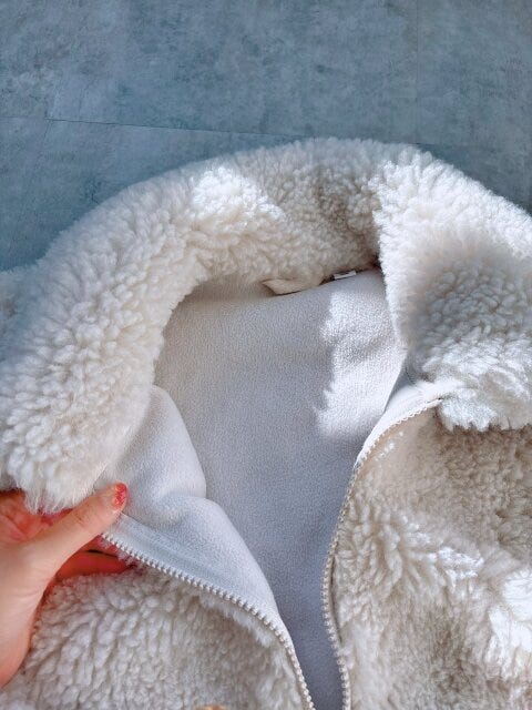 GUGIRLSフラッフィーブルゾン GUGIRLSフラッフィーブルゾンの襟元