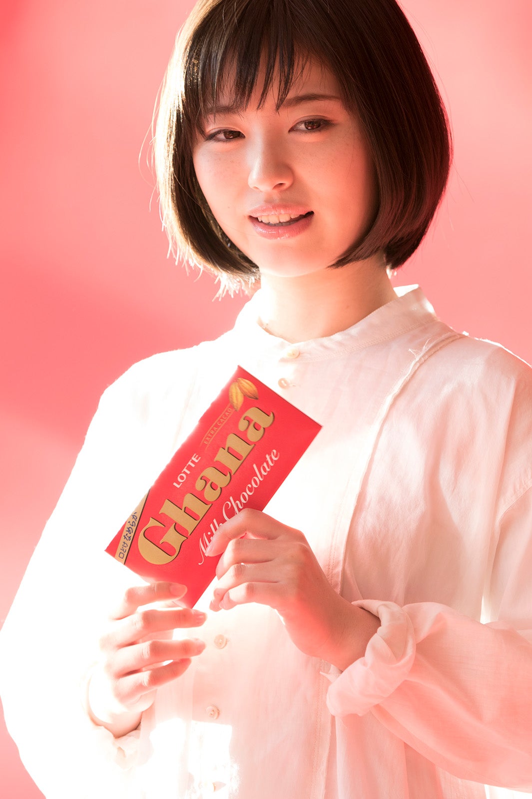 浜辺美波／新CMメイキングカット（提供画像）