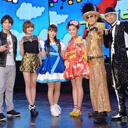 テレビ番組「ANISONG　NIPPON」の製作発表会の模様（左から）鮎貝健、May’n、中川翔子、キング・クリームソーダ（マイコ、ゲラッパー、ZZROCK）