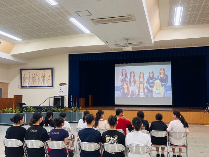 「TGC KITAKYUSHU 2024」折尾愛真高等学校 ダンス部・新体操部へのサプライズ発表(C)CREATEs presents TGC 北九州 2024