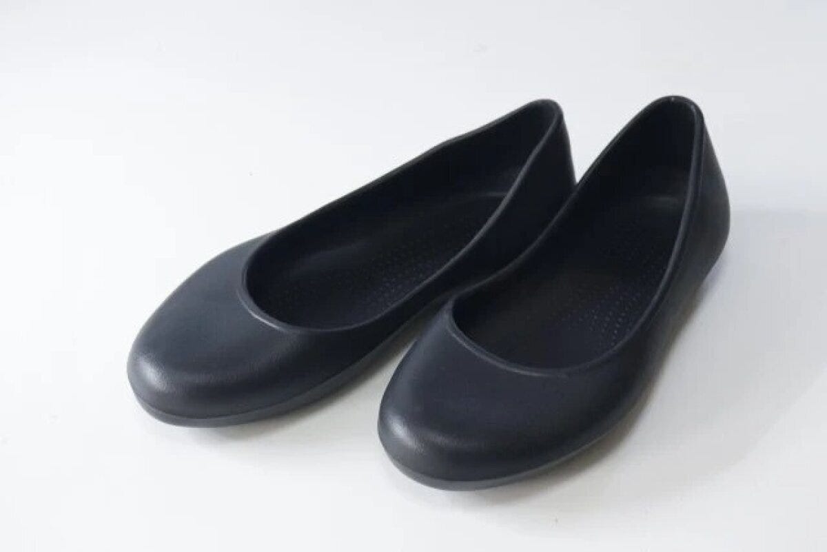 ダイソー　EVAパンプス（黒、22cm－23cm）