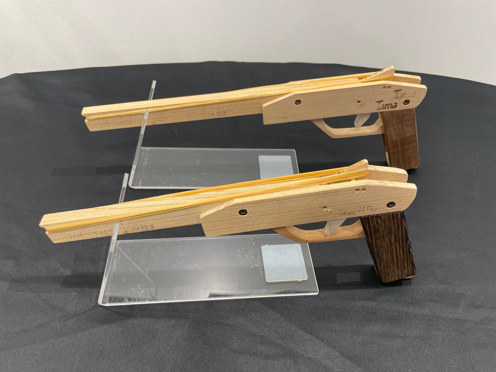 濱田崇裕＆藤井流星が凸した、ゴム銃射的（C）ABCテレビ