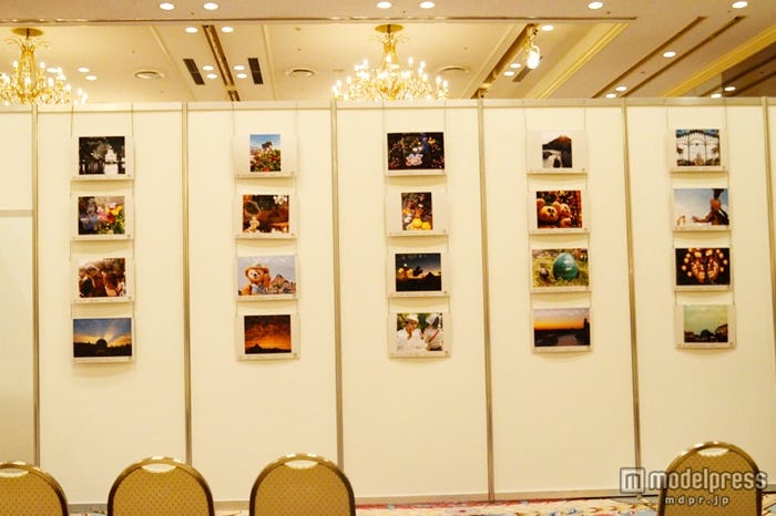 キャストが撮影したパークの風景などの写真展