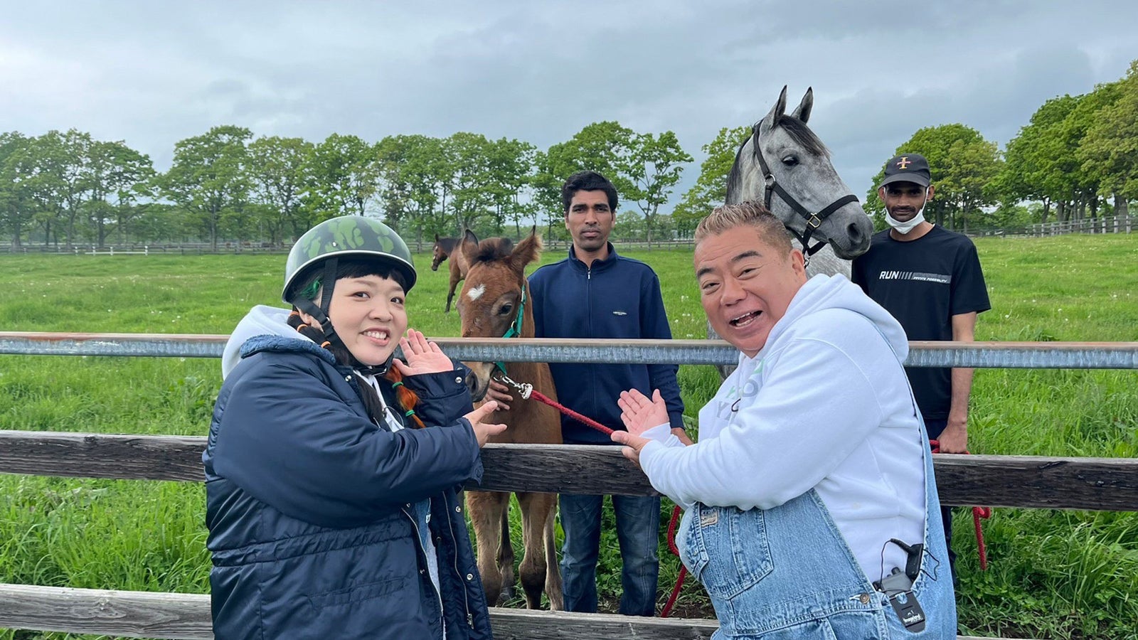 オカリナ、出川哲朗（C）テレビ東京