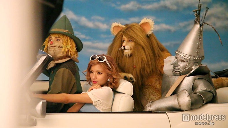 ローラ／新CM「レッツ！ドライブ」篇メイキングショット