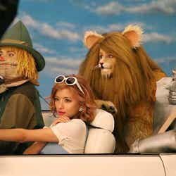 ローラ/新CM「レッツ!ドライブ」篇メイキングショット