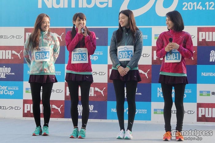 (左から)夏美(斎藤夏美)、松元絵里花、高原愛、鈴木サチ