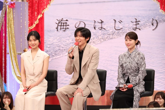(左から)有村架純、目黒蓮、古川琴音(C)フジテレビ