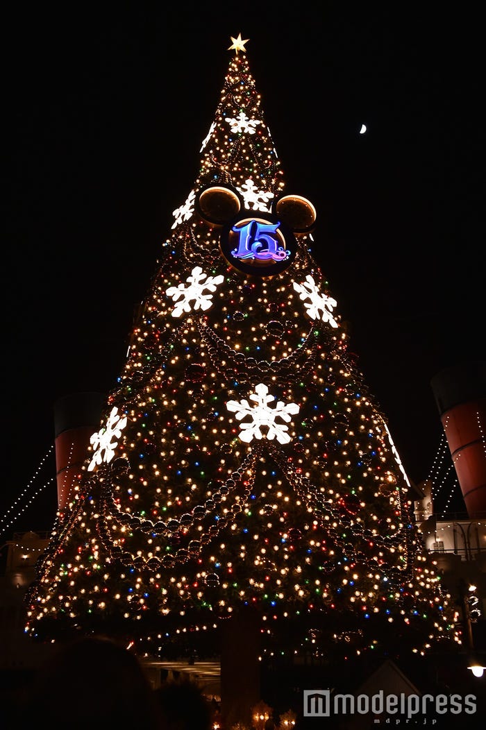 ディズニーシー 巨大ツリー も15周年仕様 今年のクリスマス シーの見所は 写真特集 モデルプレス