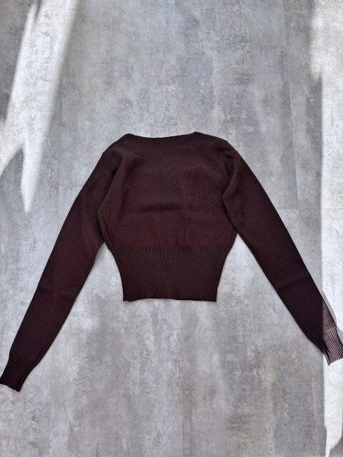 coca ハイゲージニットスクエアカーディガン ブラウン 後ろ側 coca ハイゲージニットスクエアカーディガン ブラウン 後ろ側