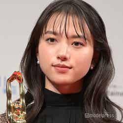 「第76回毎日映画コンクール」女優助演賞を受賞した清原果耶（C）モデルプレス
