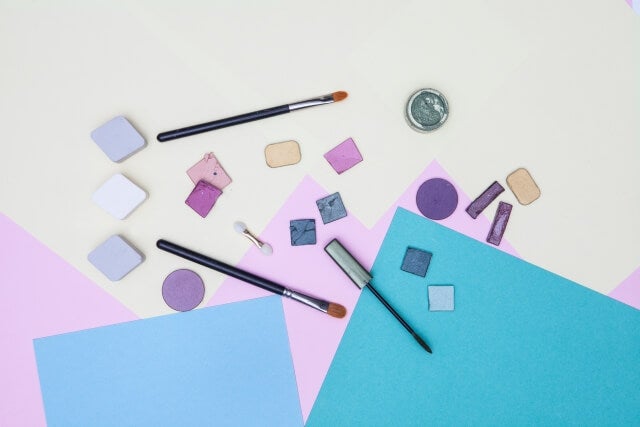 コスメは使用期限内に大切に使おう◎