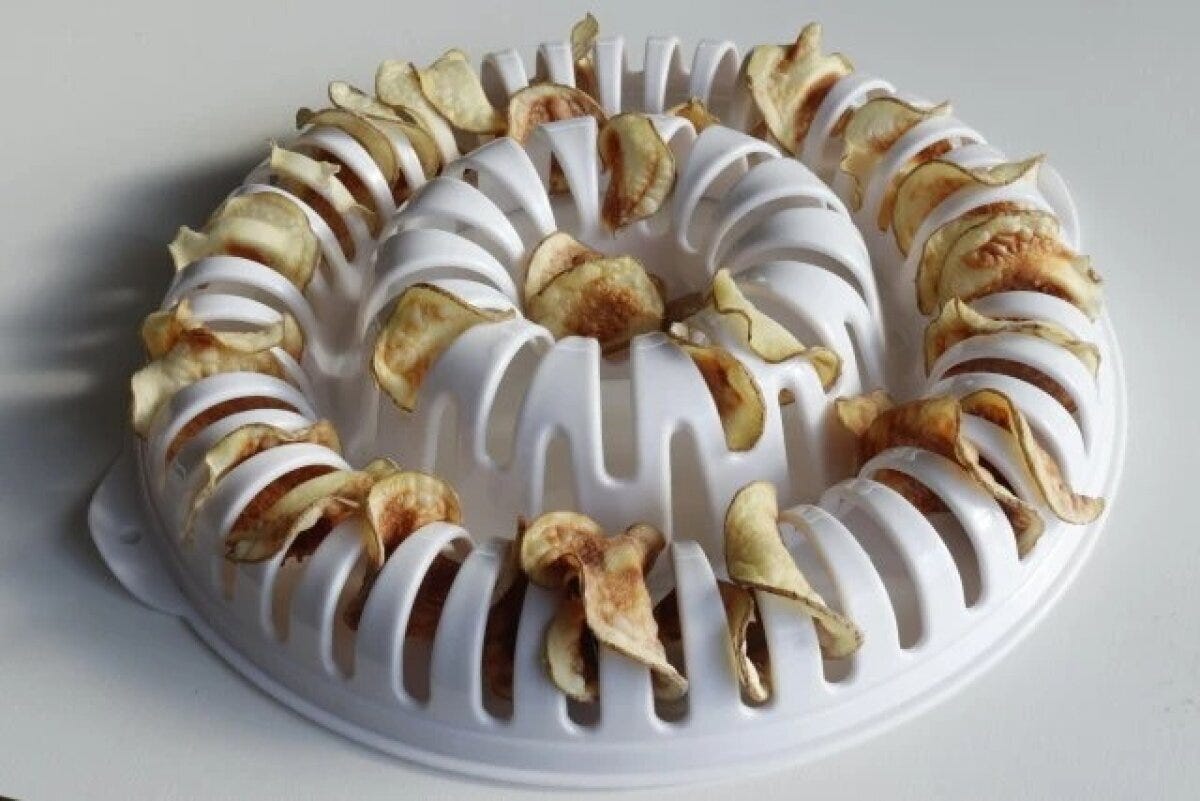 ダイソーの進化系便利グッズ ダイソーの電子レンジチップスメーカーはヘルシーなおやつが作れる