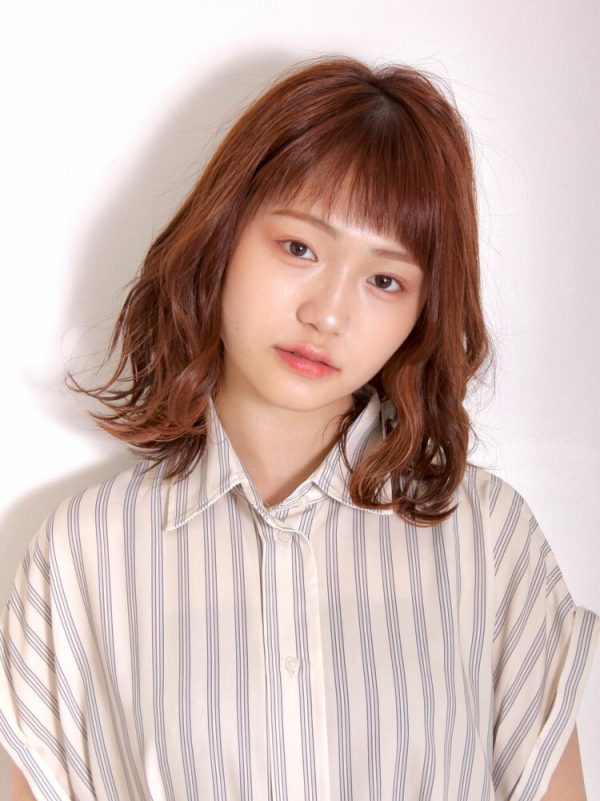 おでこが狭い 面長さんに似合う髪型15選 輪郭を小顔に見せる髪型を長さ別にご紹介 モデルプレス
