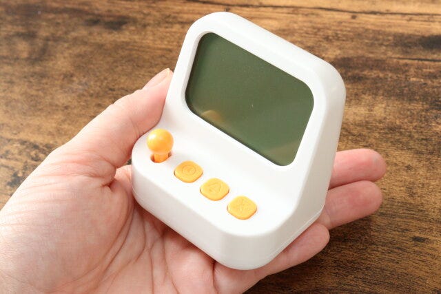 ゲーム機型デジタル時計 サイズ感 ゲーム機型デジタル時計 サイズ感