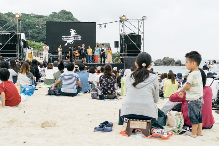 「cinema bird(移動映画館)in 沖縄 2018」会場の様子 (提供画像)