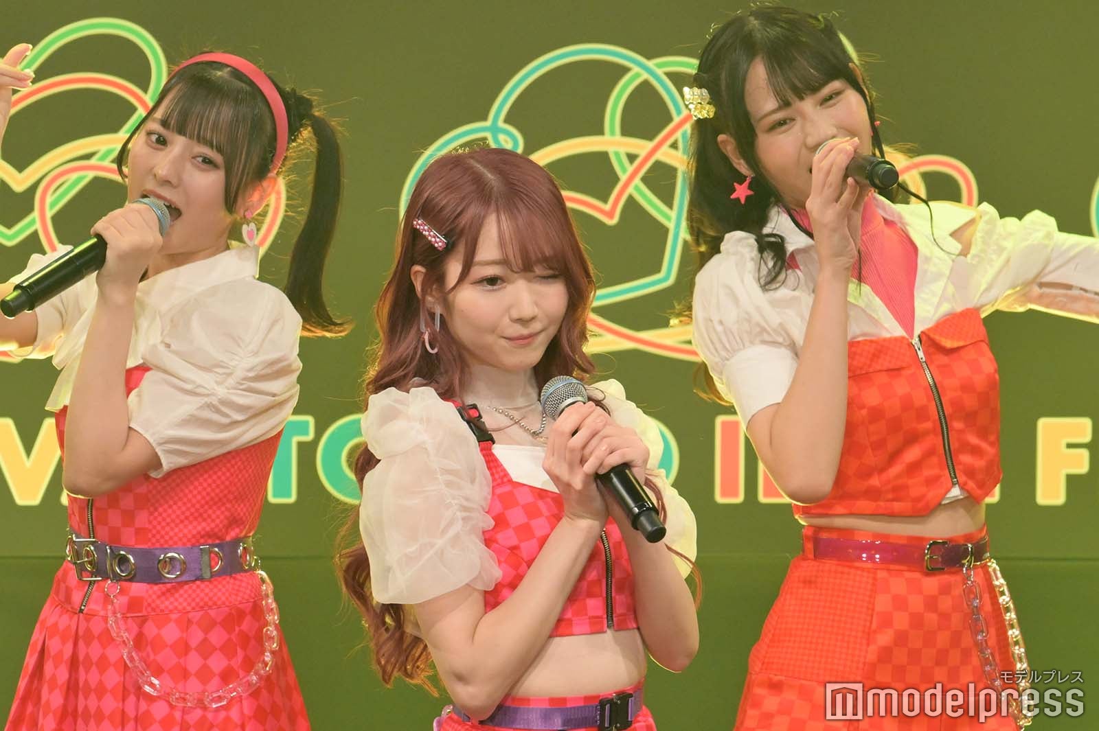 =LOVE （C）モデルプレス