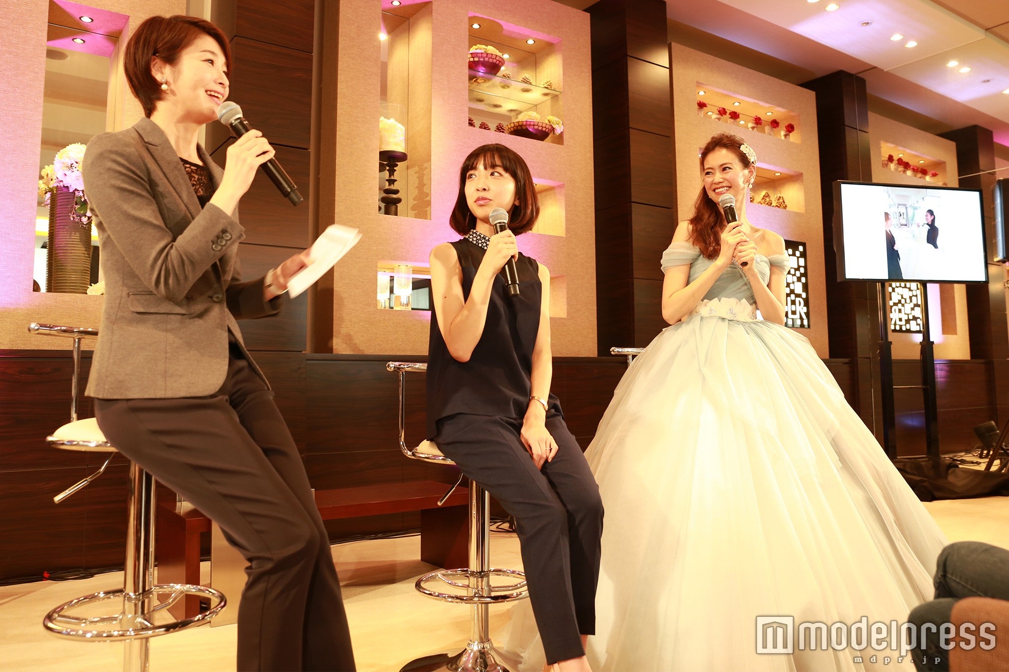 新婚 葛岡碧 夫との馴れ初めに照れ笑い モデルプレス 新婚 葛岡碧 夫との馴れ初めに照れ笑い モデルプレス