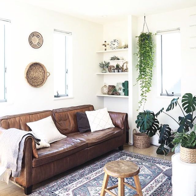 旅行気分を味わえるリゾート風リビング実例 開放感を生むおしゃれなインテリアコーデ モデルプレス