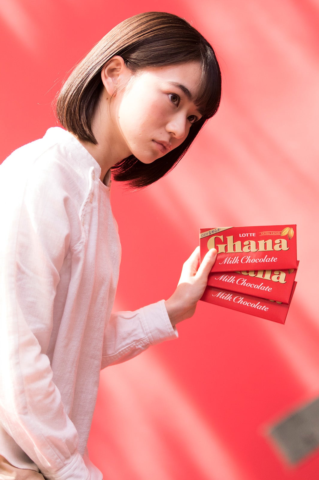 浜辺美波／新CMメイキングカット（提供画像）