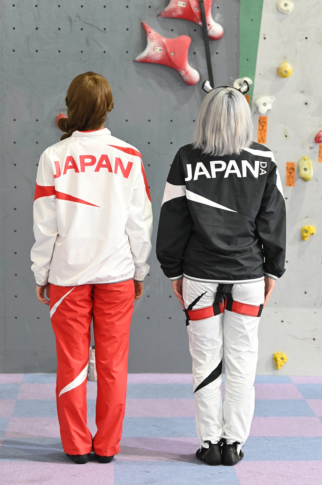 竹内愛紗、清野菜名／「シロでもクロでもない世界で、パンダは笑う。」より（C）日本テレビ