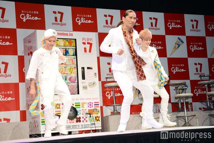 (左から)和田颯、SAM、末吉秀太(C)モデルプレス