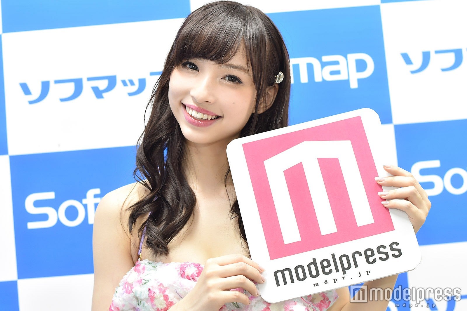 モデルプレスのインタビューに応じた鶴巻星奈（C）モデルプレス