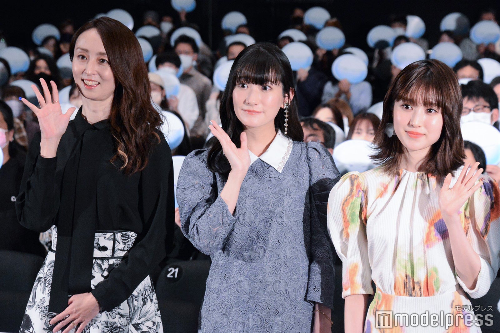 豊口めぐみ、岡咲美保、福本莉子 （C）モデルプレス