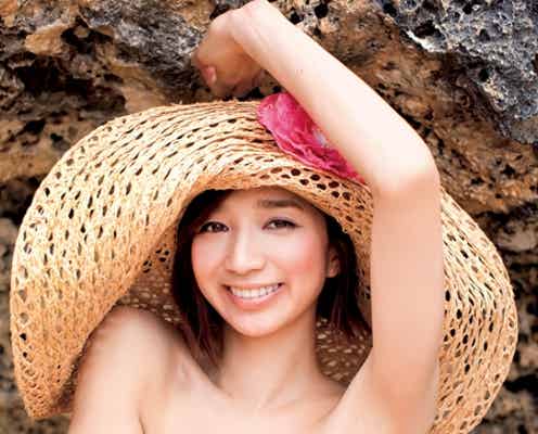 元SDN48芹那、手ブラで美バストをあわらに セクシービキニショット解禁