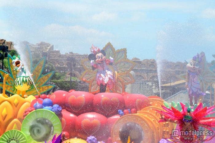 ディズニーシーの夏 ミニー デイジー クラリスらが大暴れ 詳細レポ 写真特集 モデルプレス ディズニーシーの夏 ミニー デイジー クラリスらが大暴れ 詳細レポ 写真特集 モデルプレス