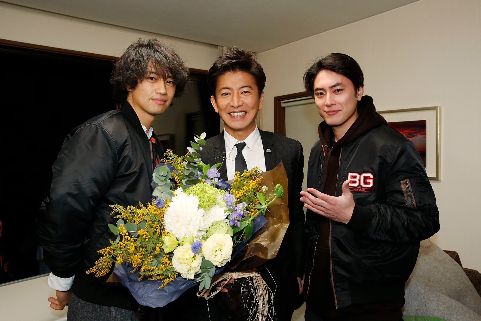 木村拓哉、クランクアップで充実感「これが終わりじゃなくて…」　斎藤工＆間宮祥太朗もサプライズ＜BG～身辺警護人～＞