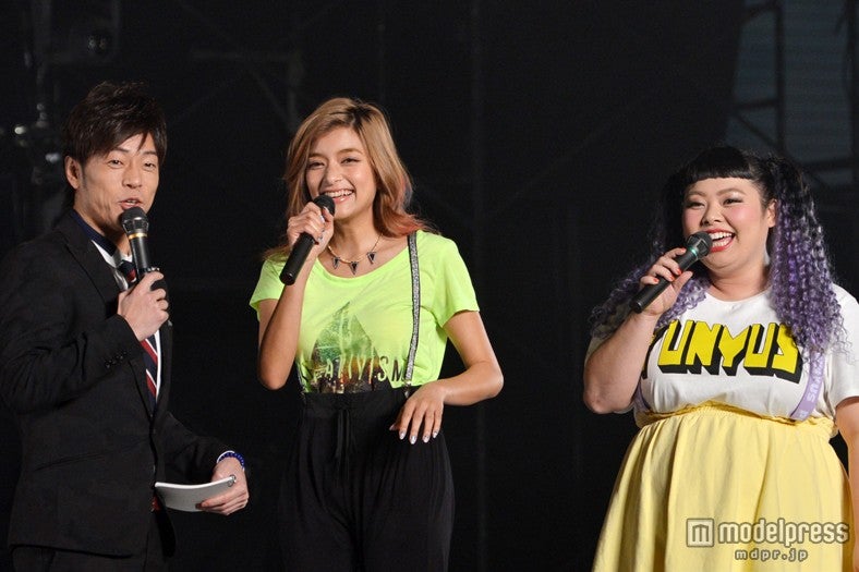 （左より）陣内智則、ローラ、渡辺直美