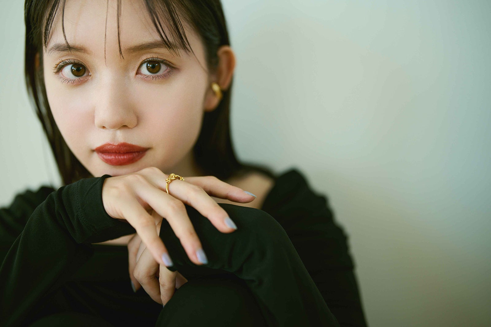 田中瞳アナ「瞳のまにまに」（C）熊木優／講談社