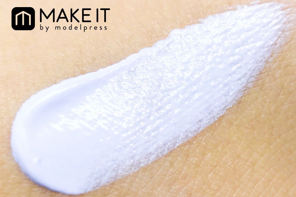 ラベンダーカラーの下地 (C)メイクイット