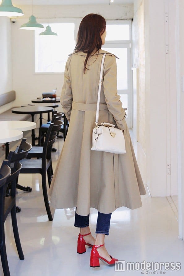 アーモンドトゥミドルヒールメリージェーンパンプス「DHOLIC」5,367円(税込)/画像提供:DHOLIC