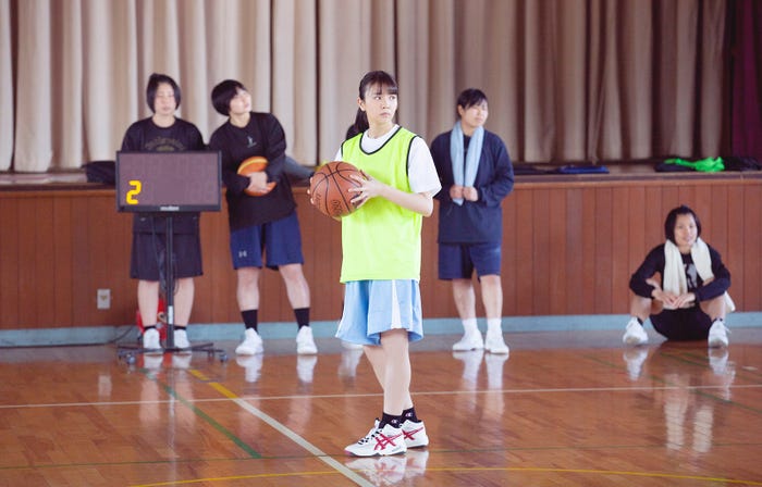 小林由依(C)西加奈子/⼩学館 (C)2020「さくら」製作委員会