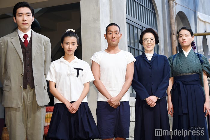 柄本佑、黒島結菜、中村勘九郎、寺島しのぶ、菅原小春(C)モデルプレス