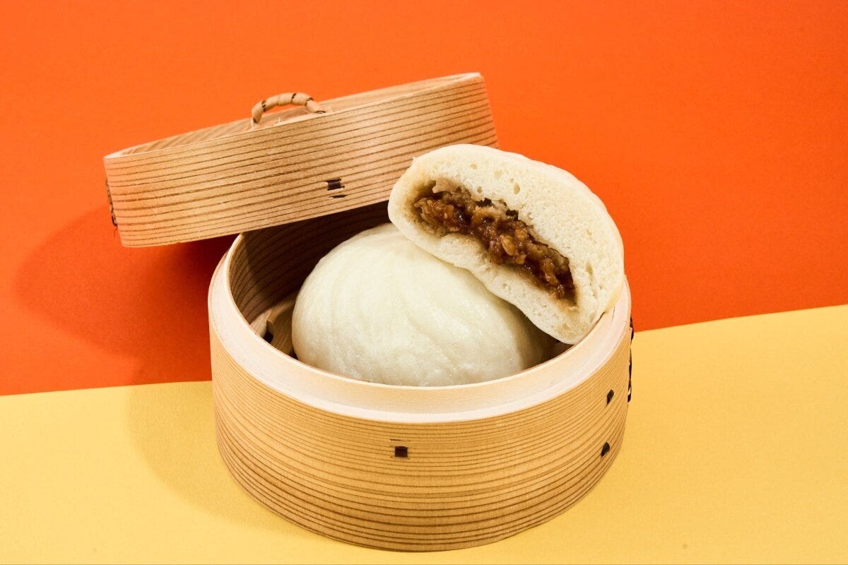 ファミリーマートの極旨黒豚まん