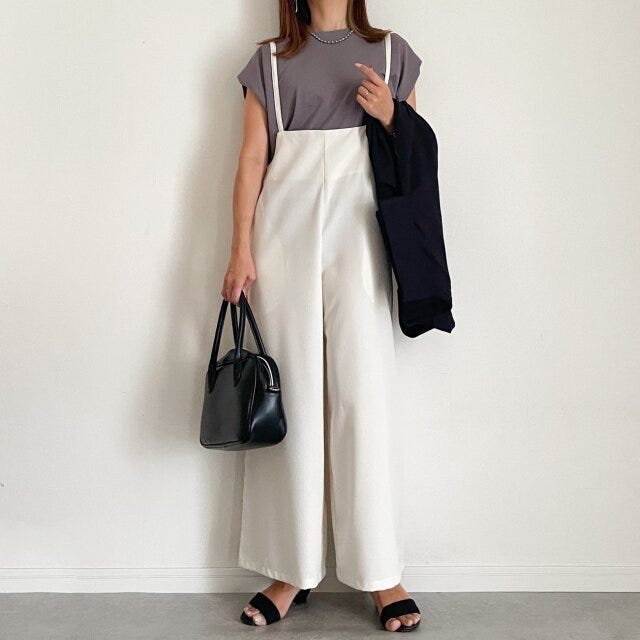 GU　ウエストタックフレンチスリーブT　コーデ