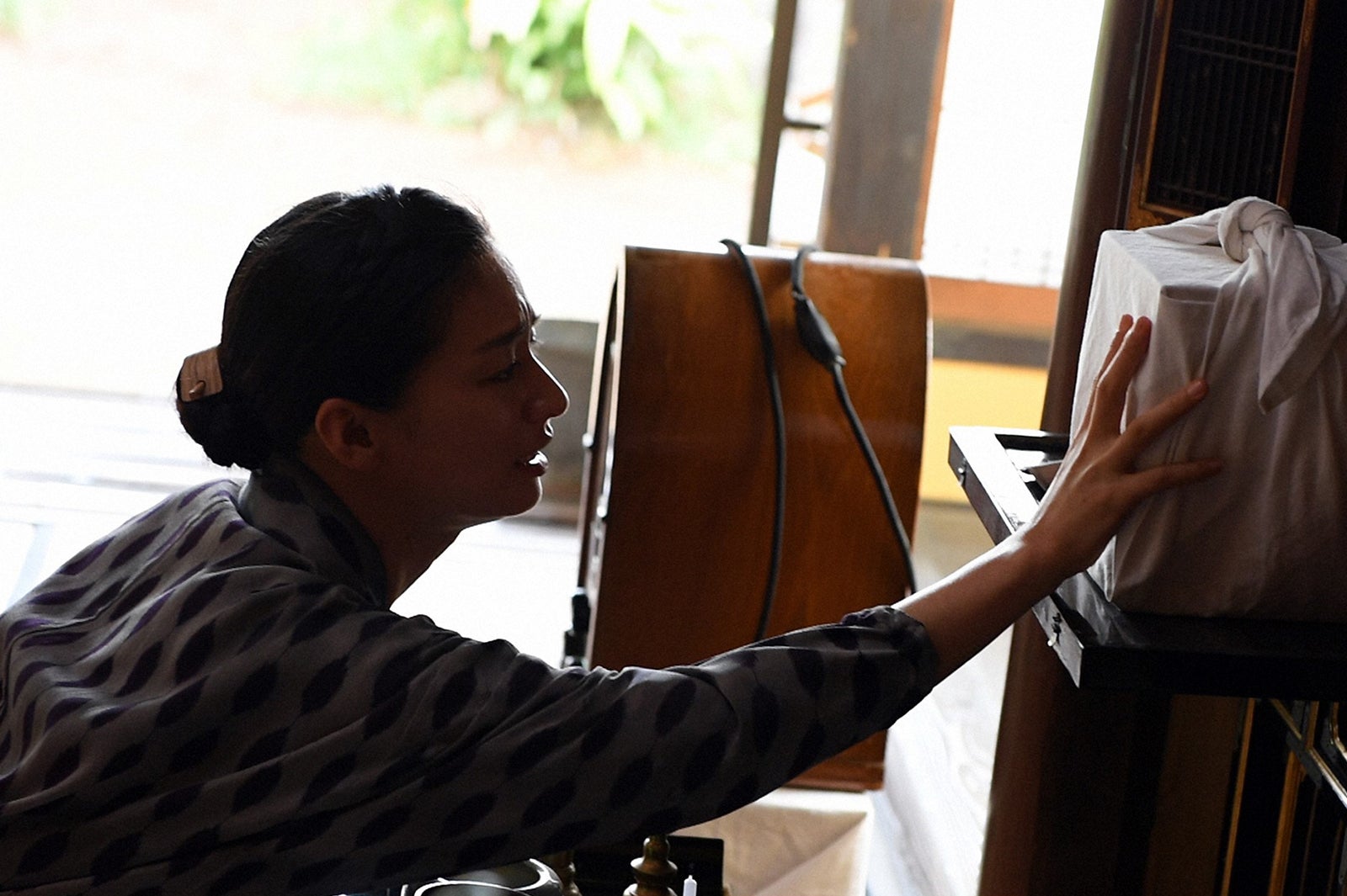 尾野真千子／「この世界の片隅に」第8話より（C）TBS