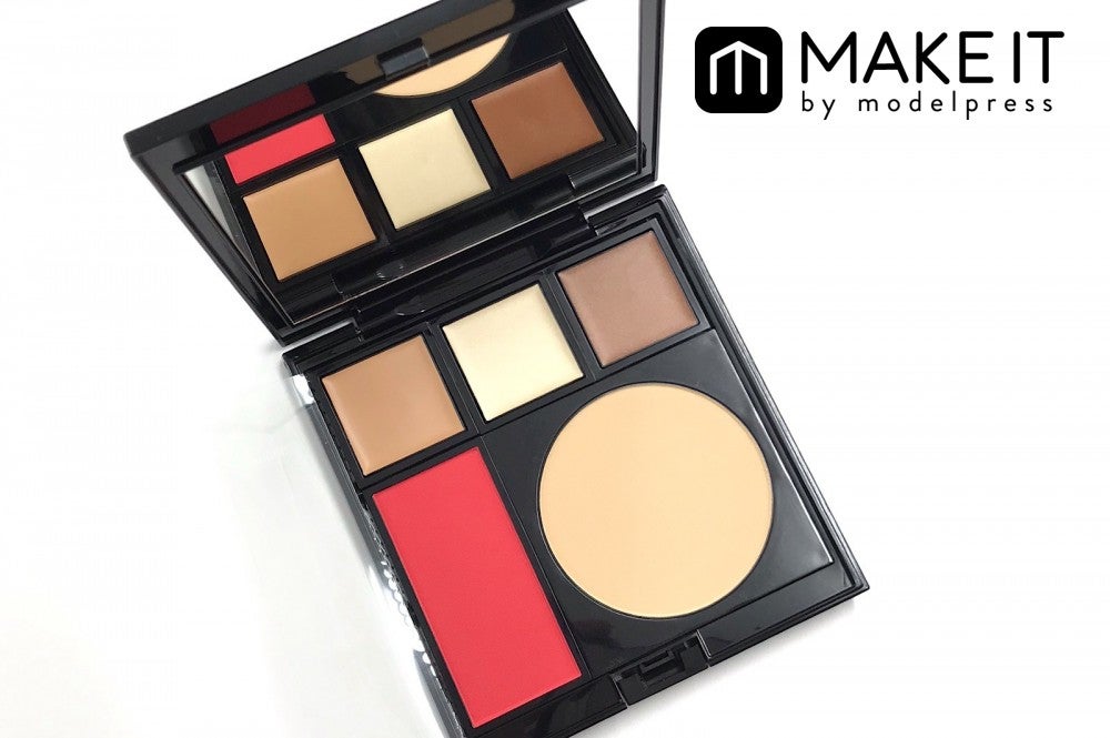 ADDICTION／コンパクト10 リミテッドエディション／ベージュ アディクション／9,000円（税抜） (C)メイクイット