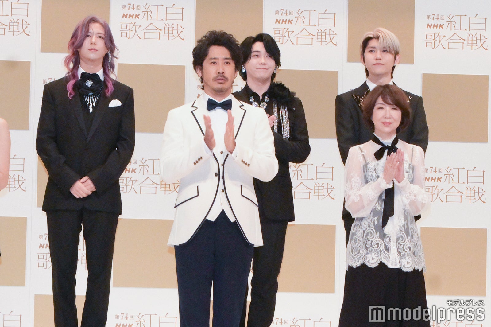 （奥）Mrs.GREEN APPLE（手前）大泉洋、伊藤蘭（C）モデルプレス