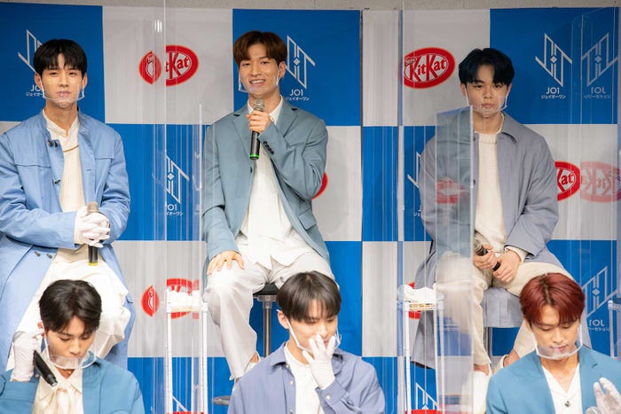 (上段左から)佐藤景瑚、金城碧海、鶴房汐恩(下段左から)川尻蓮、川西拓実、河野純喜(提供写真)