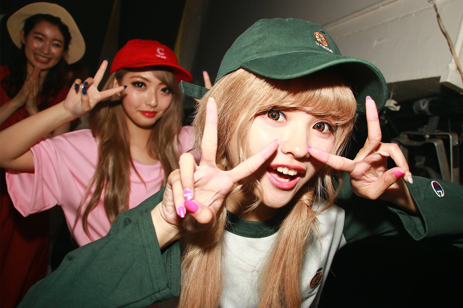 なちょす（最前） （画像提供：Tokyo Street Collection）