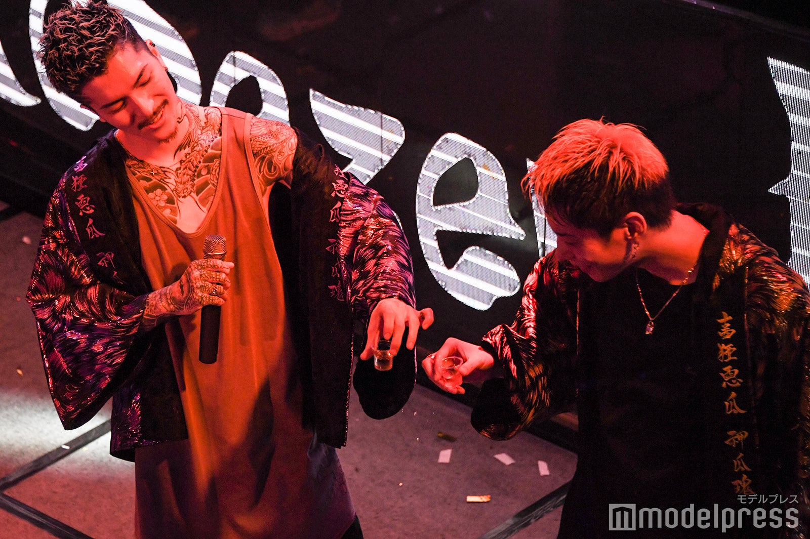 DJふぉい、DJ脇 「レペゼン恐怖のカウントダウンライブ ～ガチで生配信～」（C）モデルプレス